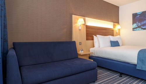 Habitación estándar, 1 cama doble con sofá cama (with Free Hot Breakfast)