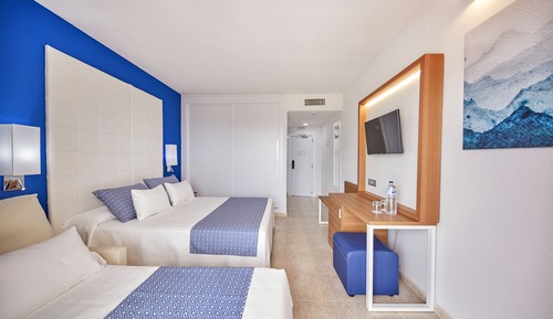 Habitación triple, vistas parciales al mar (3 adults)