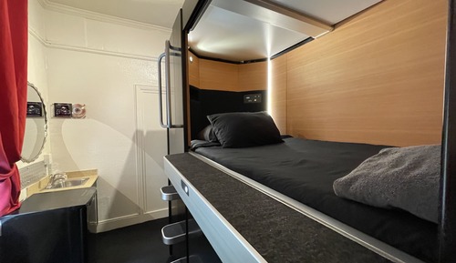 Dormitorio compartido Confort (Single Bed in 2 Bed Male Capsule Room)