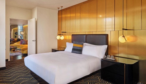 Suite, 1 cama de matrimonio grande, vistas a la ciudad