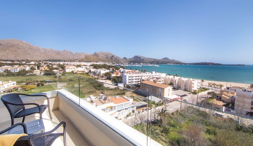 Suite junior, balcón (2 Adults + 2 Children)