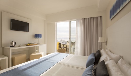 Habitación con 1 cama doble o 2 individuales, balcón, vistas al mar (1 Adult)