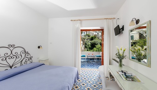 Habitación estándar con 1 cama doble o 2 individuales, vistas a la ciudad