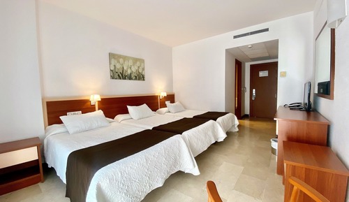 Habitación triple, terraza