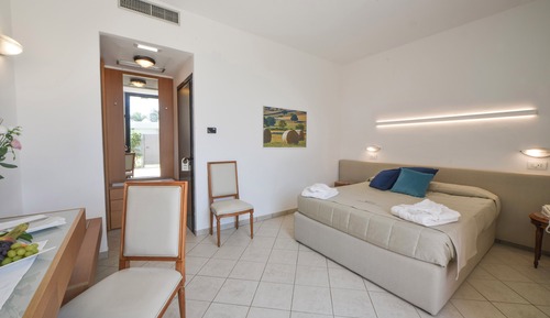 Habitación superior, vistas al jardín