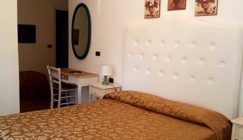 Habitación triple económica