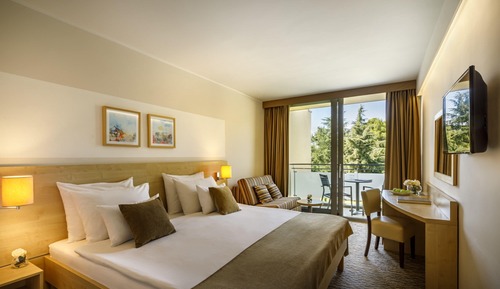 Room for 2+1