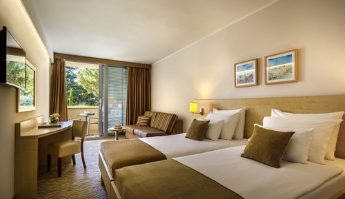 Room for 2+2