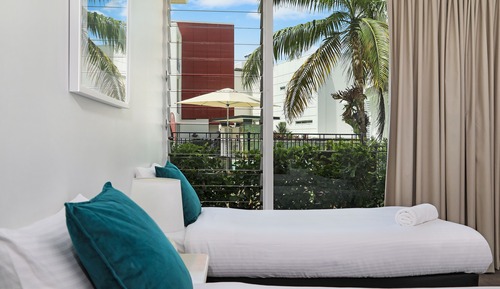 Apartamento, 3 habitaciones, vistas a la piscina