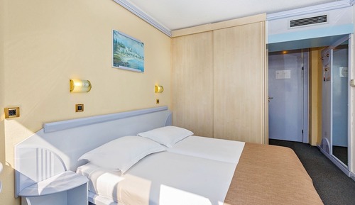 Classic room with balcony, Sea view