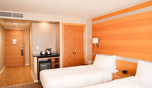 Habitación con 2 camas individuales