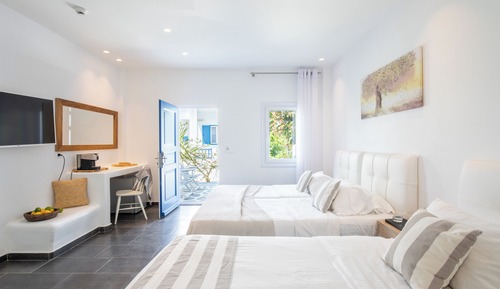 Habitación triple Deluxe, balcón, vistas al jardín