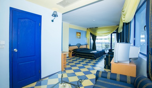 Studio, Sea View