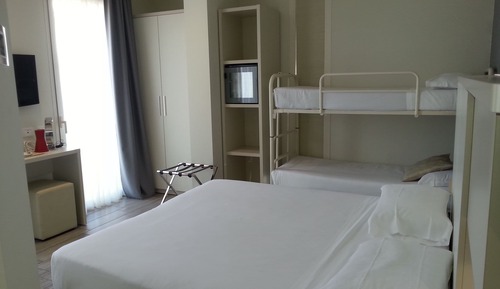 Habitación cuádruple estándar