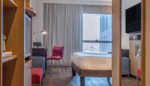 Habitación familiar, 1 cama de matrimonio con sofá cama, vistas a la ciudad