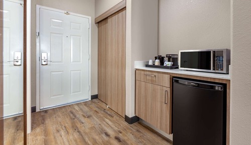 Habitación estándar, 2 camas de matrimonio, no fumadores (Mobility/Hearing Impaired Accessible)