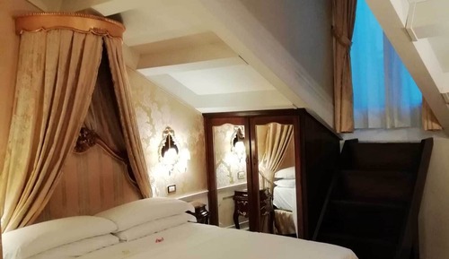 Suite junior, en edificio anexo (Access by stairs only)
