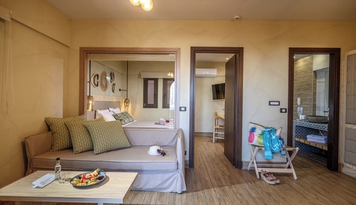 Luxury One Bedroom Suite with Inland View