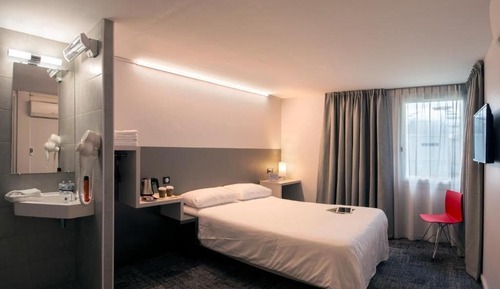 Habitación estándar doble, 1 cama de matrimonio, accesible para personas con discapacidad