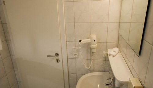 Habitación individual, en edificio anexo