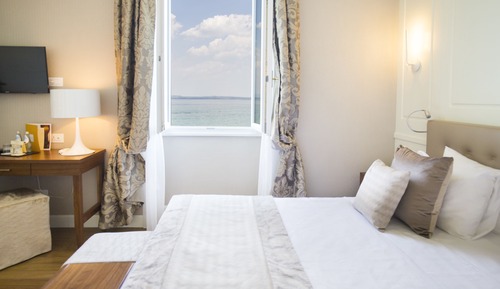 Suite junior, vistas al lago (Prestige)
