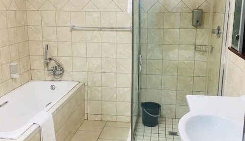 Habitación Confort, 1 cama de matrimonio (Self Catering)