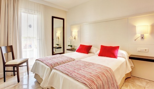 Habitación doble, balcón (2 adults + 1 child)