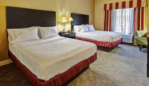 Habitación, 2 camas de matrimonio, accesible para personas con discapacidad (Hearing)