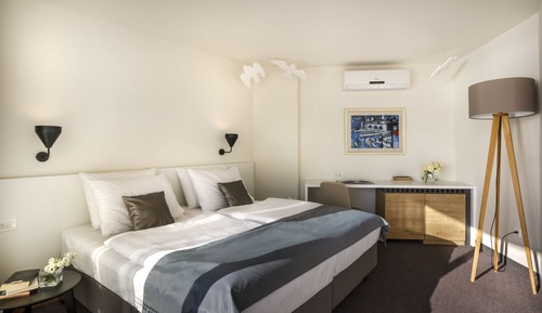 Junior suite with sea view and balcony