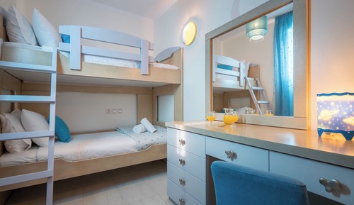 Space Family Suite with Jacuzzi Bath