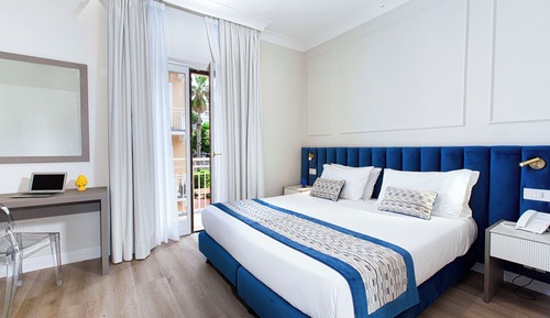 Habitación superior con 1 cama doble o 2 individuales