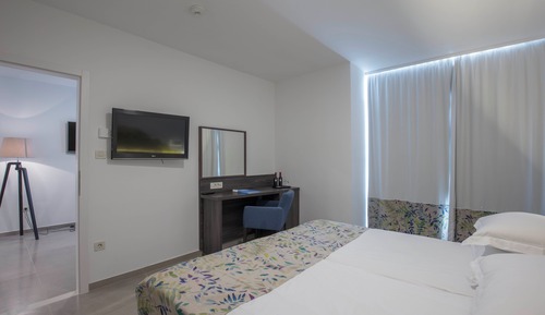 Suite estudio tradicional, balcón