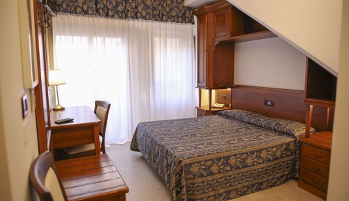 Habitación estándar con 1 cama doble o 2 individuales, 1 cama doble o 2 individuales