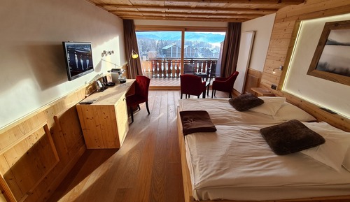 Habitación doble superior, balcón, vistas a la montaña (South)