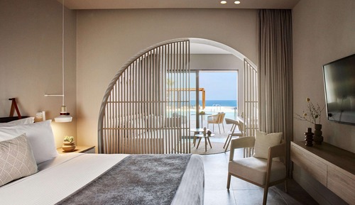 Junior Suite with Sharing Pool & Sea View