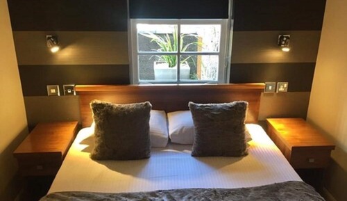 1 Bed Balcony Suite