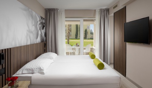 Classic room with balcony, Park side - Family