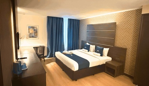 Habitación superior, 1 cama de matrimonio grande, accesible en silla de ruedas, no fumadores