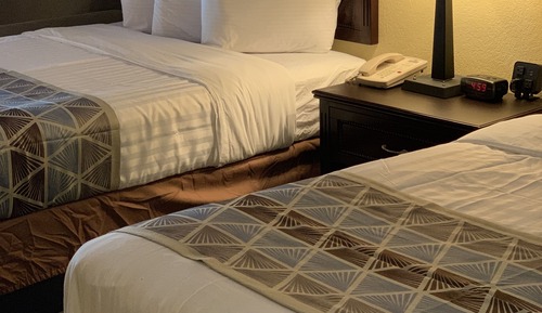 2 Queen Beds and 1 Softabed, Non-Smoking