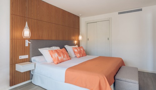 Habitación familiar, balcón (2 Adults & 2 Children)