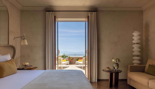 Suite junior, vistas al mar (Extra Bed 2 Adults + 1 Child)