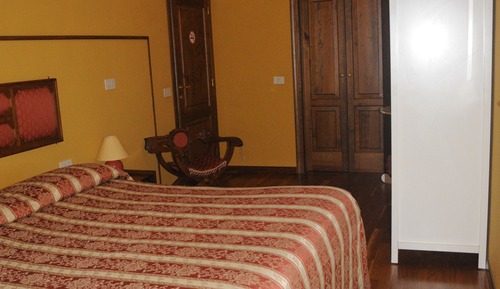 Habitación con 1 cama doble o 2 individuales, balcón, vistas al jardín (Apollo)