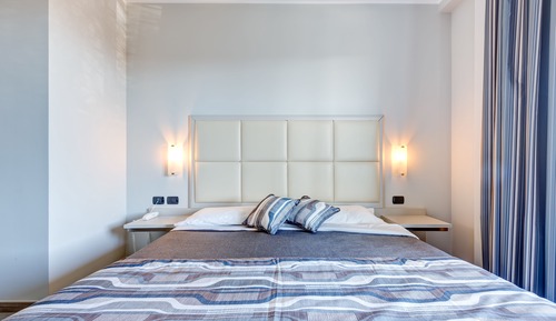 Habitación estándar con 1 cama doble o 2 individuales (Main Building)