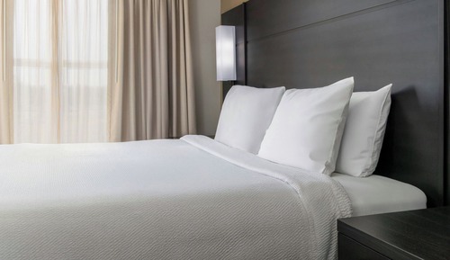 Suite, 1 cama doble (Mobility/Hearing Access, Roll-in Shwr)