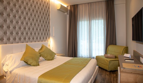 Habitación de diseño con 1 cama doble o 2 individuales (Beach access included)