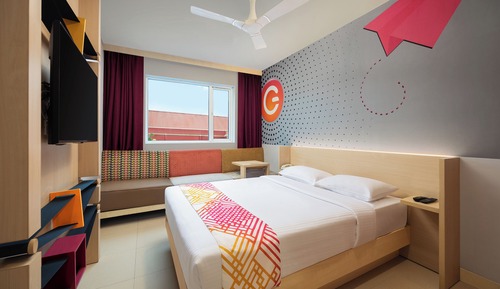 Luxe Queen Room