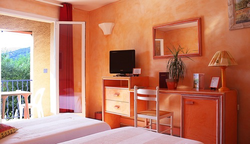 Habitación estándar doble, balcón (02)