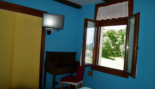 Habitación, baño privado, vistas a la montaña