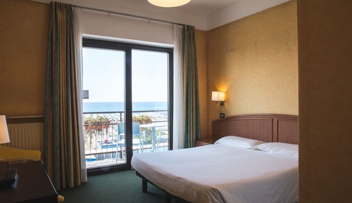 Habitación doble, balcón, vistas al mar