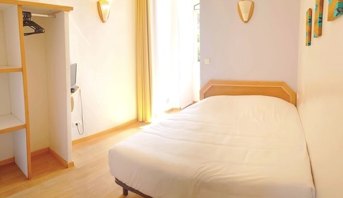 Habitación básica doble, baño privado
